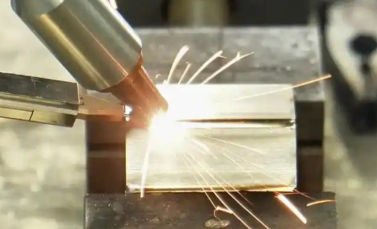 脈沖與連續光纖焊接：熔深與熱輸入對比分析